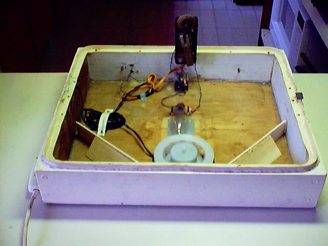 incubator_1.jpg (640x480; 55 KBytes)